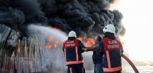 Elazığ Organize Sanayi Bölgesindeki plastik fabrikasında  yangın çıktı