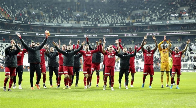 Demir Grup Sivasspor, tarihi bir başarıya imza attı