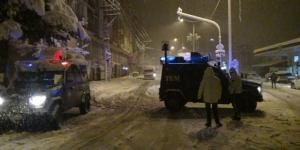 Bitlis’te kar ve tipi, ulaşımda aksamalara neden oldu
