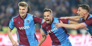 Trabzonspor, sahasında Fenerbahçe’yi 2-1 yendi
