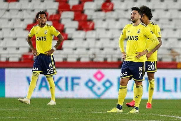 Fenerbahçe , Antalya ile  2-2 berabere kaldı