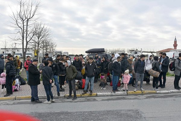 Göçmenler, Edirne’ye gitmeye devam ediyor
