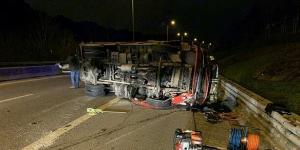 İstanbul TEM Otoyolu’nun Kartal mevkisinde kaza oldu