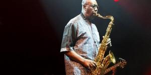 Emmanuel Dibango, corona virüs nedeniyle hayatını kaybetti