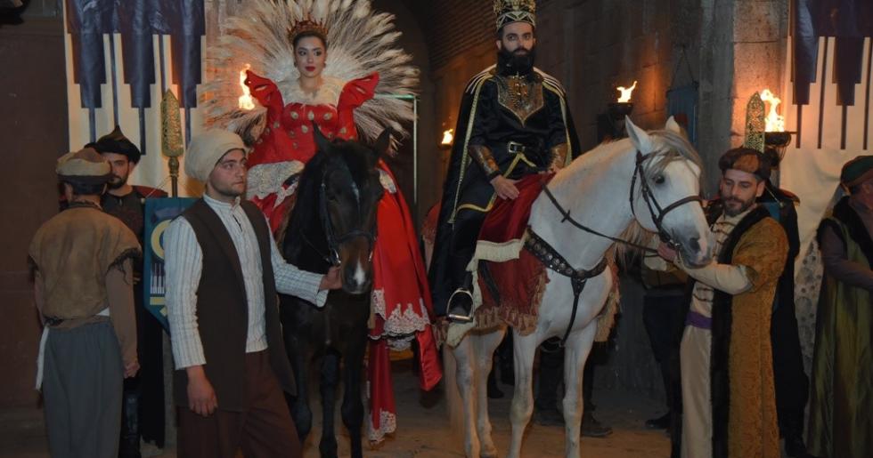 POOYAN MOKHTARİ’DEN  250 KİŞİLİK DEV KLİP
