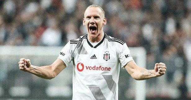 Beşiktaş, birçok oyuncuyla da sezon sonunda yolları ayıracak