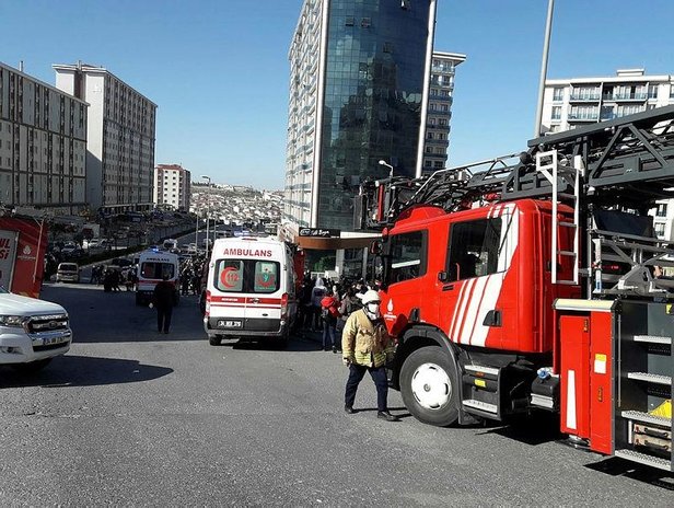 İstanbul `da  bir evde patlama yaşandı