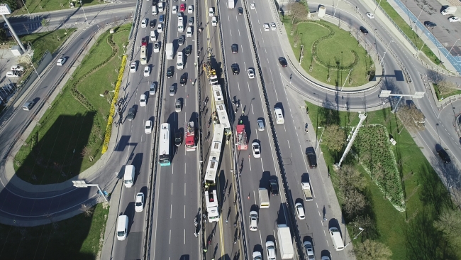 Avcılar’da metrobüs çarpıştı. Kazada 4 kişi yaralandı