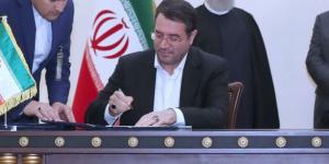 İran Bakan Rıza Rahmani’yi görevden aldı