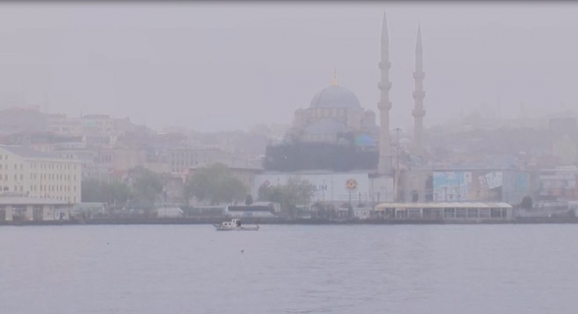 İstanbul’da sis etkisini sürdürdü