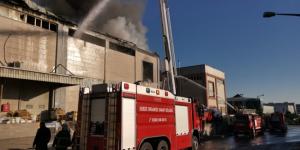 Gebze ilçesinde bir fabrikada yangın