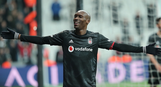 Beşiktaş’ın Kanadalı futbolcusu Hutchinson, Açıklama