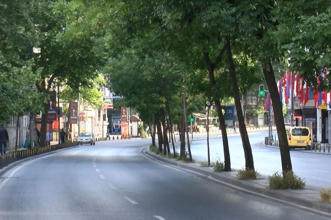 İstanbul’da Bayramı’n 3’üncü gününde yollar ve meydanlar boş kaldı