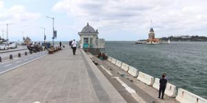 Üsküdar Sahili’nde çekirdek çitleyene ceza kesilecek