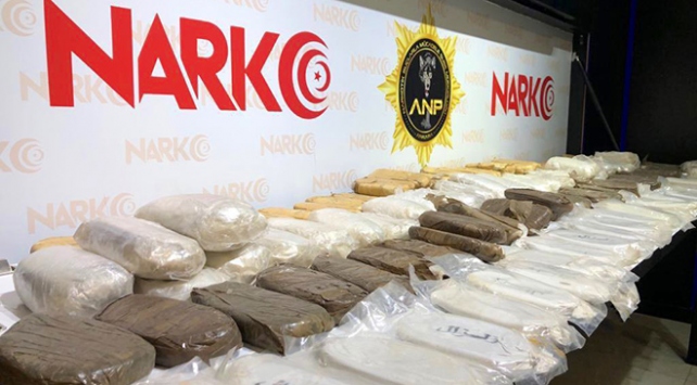 Durdurulan araçtan 55 kilogram uyuşturucu çıktı