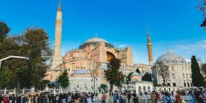 Ayasofya’da namaz kılma alanları doldu, girişler durduruldu
