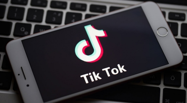 Trump, TikTok ve WeChat’in 2 kararnamesini imzaladı