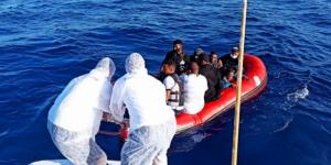 Yunanistan’ın ölüme terk ettiği 9 sığınmacı kurtarıldı