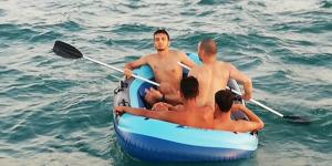 Lastik botla denizde mahsur kalan 4 kişi kurtarıldı