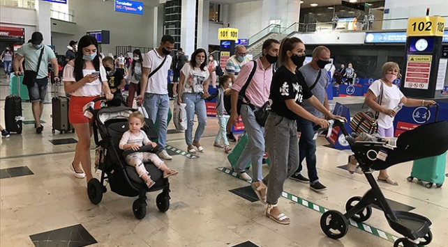 Antalya’ya gelen yabancı turist sayısı 2 milyona yaklaştı