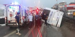 İstanbul’da yolcu otobüsü devrildi: Yaralılar var
