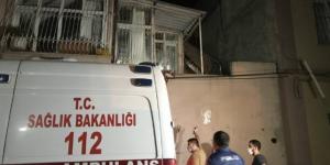 Ağabeyini bıçakladı, polisten kaçarken çatıdan düşerek yaralandı