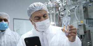 COVID-19 aşısında insan üzerinde deneme aşamasına geçildi