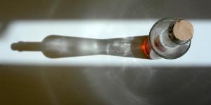 Sahte içkinin ilk belirtisi görme kaybı