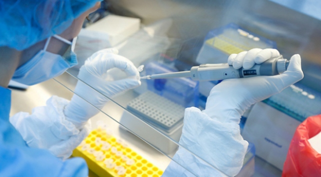 İsrail COVID-19 aşısı için Pfizer ile anlaşma imzaladı