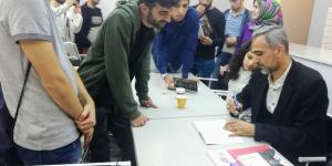 “İçimdeki Uzak” isimli eseriyle on iki öyküsünü okurlarla buluşturdu.