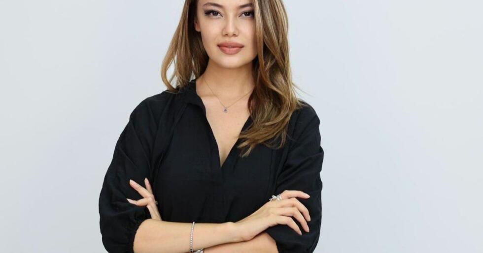 Nur Ela Aşar “Başkasının Işığında Parlayabilmek