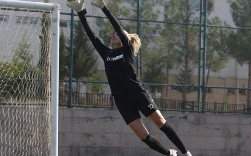 Nevide Çiçek Paylaşılamıyor! Avrupa mı, Süper Lig mi?